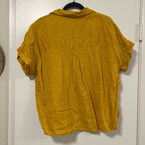 🟡 NWOT Button Up Linen Top 🟡 - Picture 2 of 4